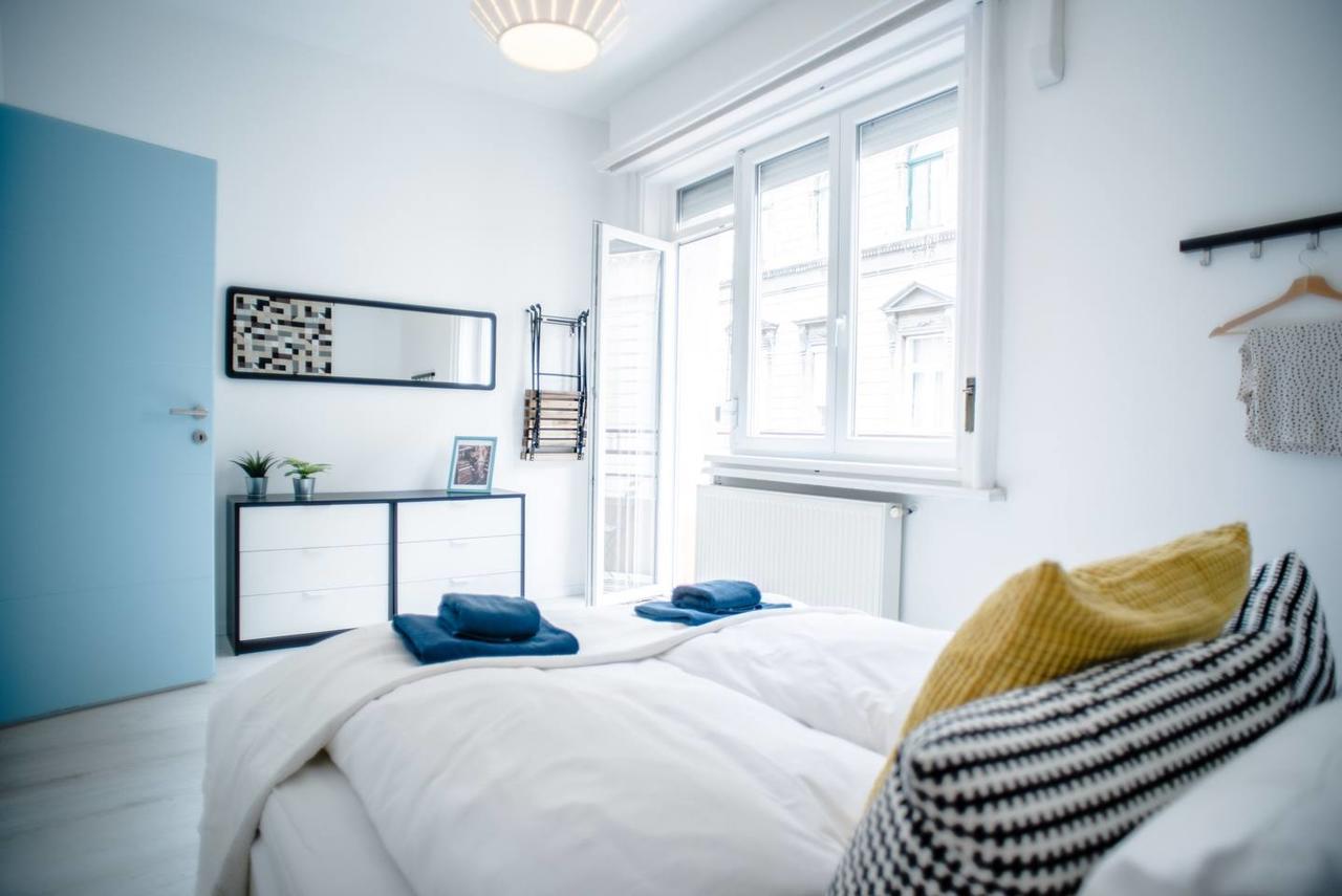 Central New Home With 3 Bedrooms, A/C And Balcony Budapest Esterno foto